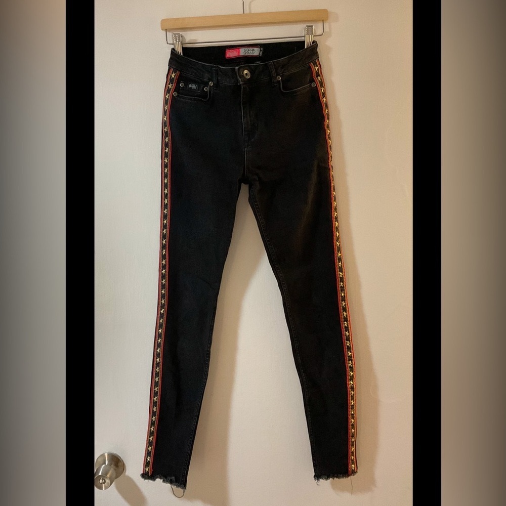 Superdry straight jeans, perfect condition. Great thick material.